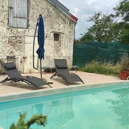 La maison est dans le pré Hébergement de vacances *